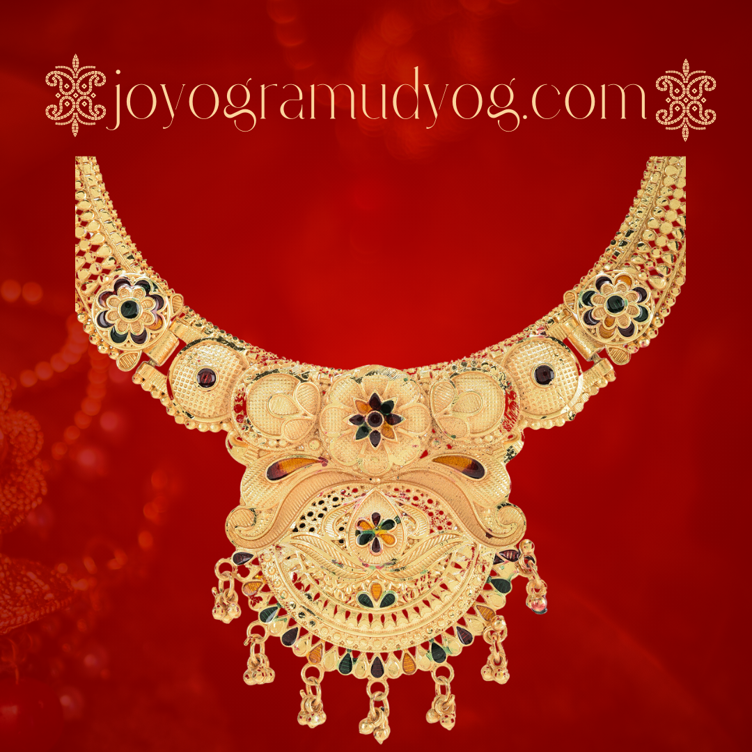 Exquisite Traditional Gold Necklace with Intricate Floral Design